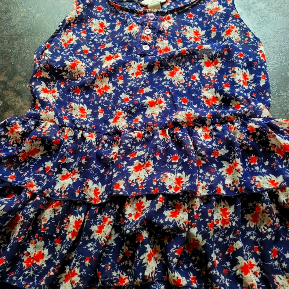 Ladies  sleevless top